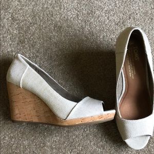 Toms wedges